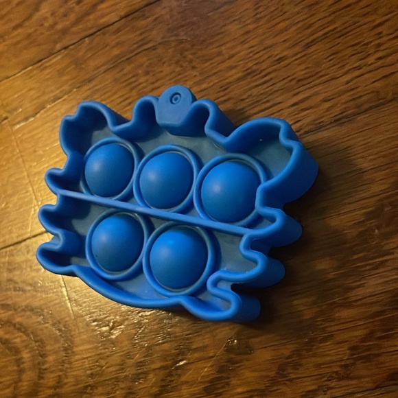 Small crab pop it fidget - Picture 3 of 3